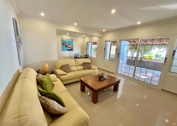 Vila Dream Beachfront *